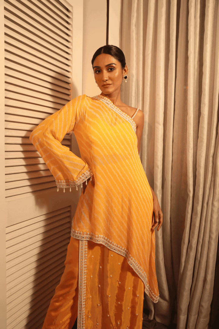 Yellow Bandhani Assymetrical Kurta With Cami And Drape Pants - Bandhani